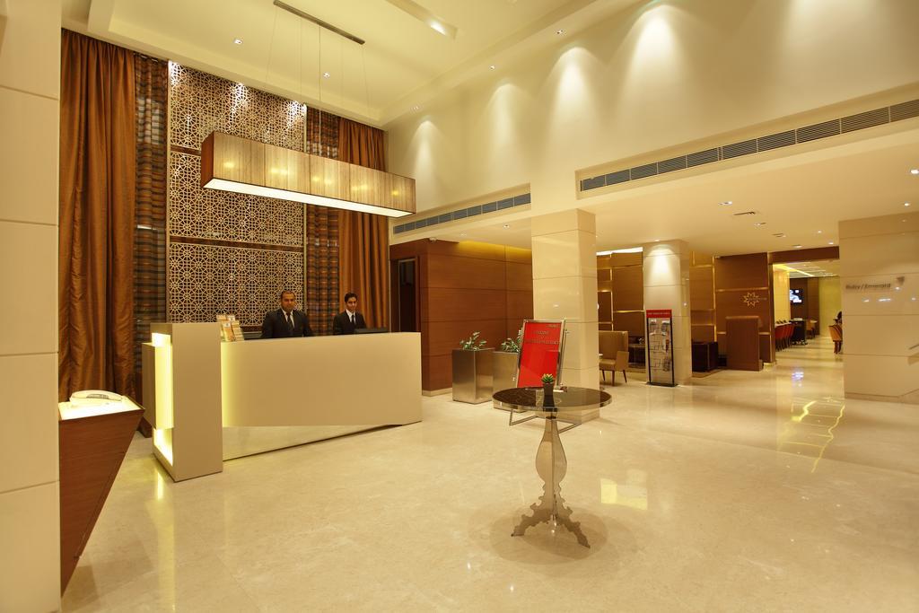 Comfort Inn Legacy Rajkot Exterior foto