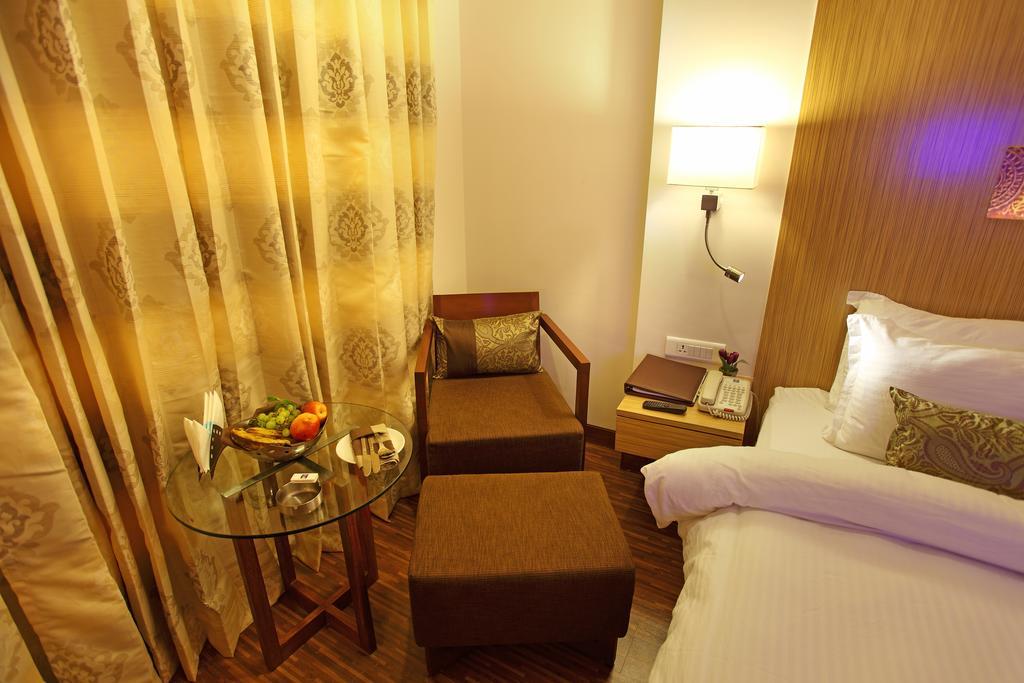 Comfort Inn Legacy Rajkot Exterior foto