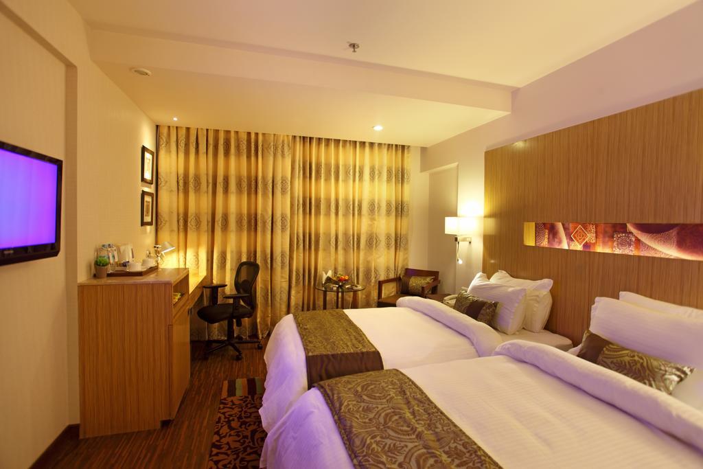 Comfort Inn Legacy Rajkot Exterior foto